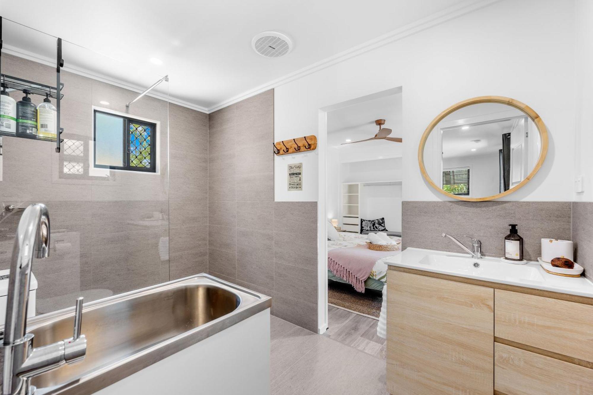 Little Sunshine - Private Acreage Guest Home Hervey Bay Bagian luar foto